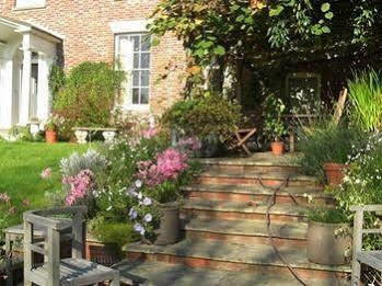 Stowting Hill House Bed & Breakfast Ashford  Exterior photo